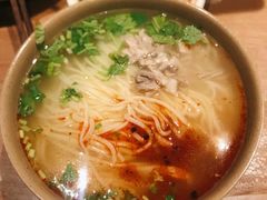 -亮亮面馆(经六路店)