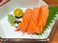 三文鱼刺身-8PINTS八品脱·日料·烧鸟·精酿小酒馆(莘庄店)