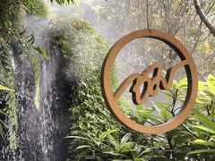 -Chom Cafe and Restaurant