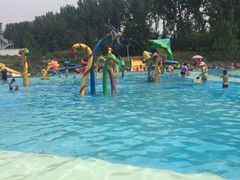 -黄河谷马拉湾海浪浴场