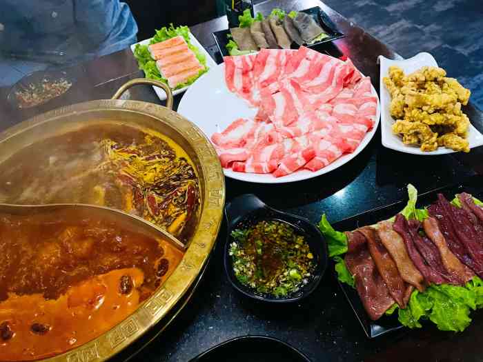 蜀香楼火锅-"两个女生团了99的套餐,内容丰富吃撑了,.