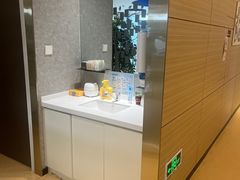 -瑞尔齿科(上海长风大悦城店)