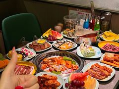 -金滏山·烤肉海鲜火锅自助(襄阳万达店)
