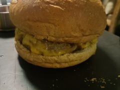 -HIGH FIVE哈福手工汉堡(桂林路店)