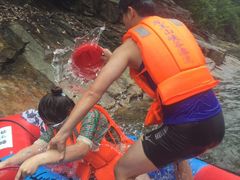 -安吉龙王山峡谷漂流