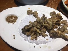 软炸兴安岭小姬菇-95号酱骨·一块豆腐(展春园西路店)