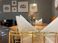-POKEE VIA&Brunch·维娅(重庆来福士店)