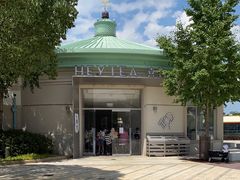 -喜茶(迪士尼小镇·平行宇宙店)
