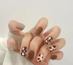 -悦指间美甲美睫