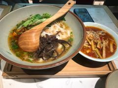 -百春原湖南牛肉粉(百联世纪店)