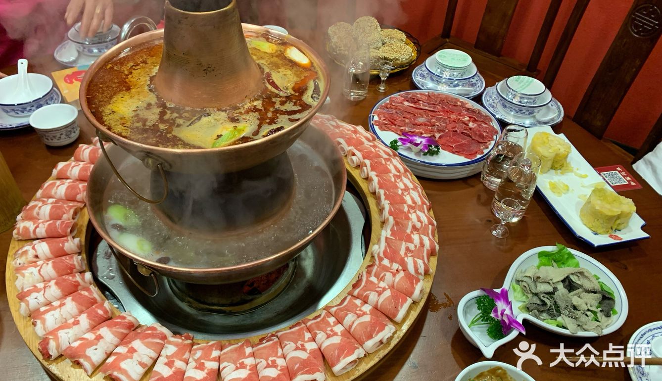 夏天也一样 可以打火锅