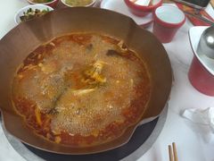 -毛辣果·贵州红酸汤牛肉火锅(西单店)