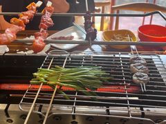 -哈尔滨小酒馆·鲜肉现穿自助烧烤(康新花园店)