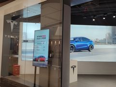 -TESLA 特斯拉(上海太古汇体验店)