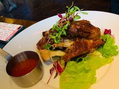 招牌脆皮烤春鸡-YUE·6·西式融合餐厅(外滩六号店)