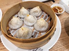 招牌蟹黄小笼包-弄堂咪道-饭香·面香·馄饨香(汇锦广场店)