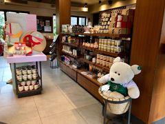 零售区-星巴克臻选(成都宽窄巷子店)