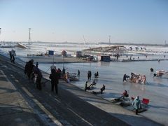 -人民防洪胜利纪念塔