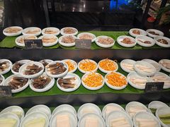 -雍容荟帝王蟹活龙虾展台自助(IFS黑金店)