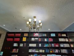 -钟书阁(松江泰晤士小镇店)