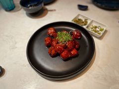 红酒泡沫牛仔粒-荟廷·晶萃(陆家嘴尚悦湾店)