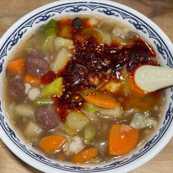 打分 肉丸胡辣汤 冬天喝这个会很暖和 夏天喝了有点热