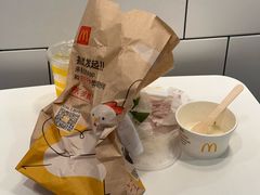 -麦当劳(上海虹桥站30B检票口楼上)