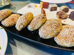 麻酱烧饼-皇城根·鲁菜济南菜·吊炉烤鸭·炒鸡鱼头(济南旗舰店)