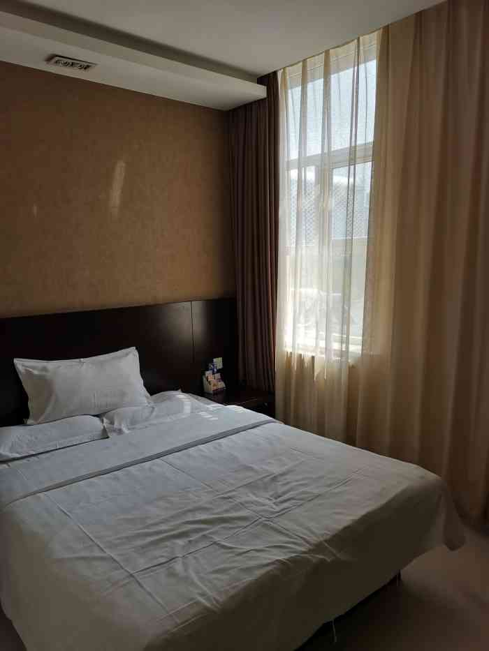 凯瑞丽精品酒店-"我只想说前台,差评,一星也不想给.前台*.