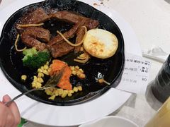 -汤姆家的牛排意面披萨(新城市广场店)