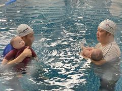 -蓝旗亲子游泳(范湖万达广场店)