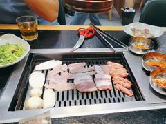 -臻牛烤肉