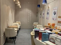 -钟书阁(群光广场店)