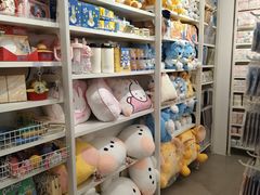 -名创优品(北京新中关购物中心地铁层店)