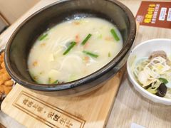 -花馬肆.云南过桥米线(汉神购物广场现场熬汤店)