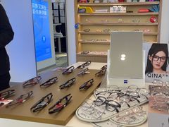 -三目眼镜·蔡司视觉合作店(青浦宝龙店)