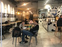 大堂-HELLO 27 意面·沙拉·帕尼尼