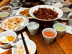 -黄泥岗·地道湖北菜(奥特莱斯店)