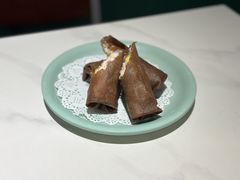 乌漆孖黑芝士蟹柳卷-喜势点·糖沙翁手工茶点·本地人茶居(永庆坊店)