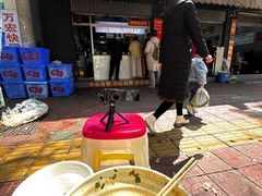 -啊墨江牛烂烀米线