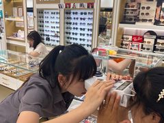 -美式眼镜·授权蔡司.依视路.尼康.豪雅.明月(人民广场店)