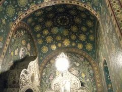 -滴血救世主教堂