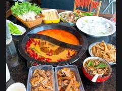 -三个四川人火锅(华联商厦店)