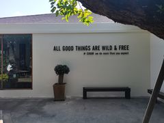 -Chom Cafe and Restaurant