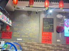 -爆炸头阿姨小四川正宗川味小吃(无任何分店)
