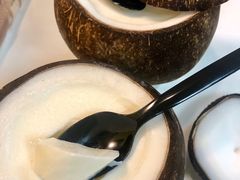 -志龙皇冠吃货椰子铺