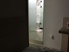 -汉庭(南京上海路地铁站店)