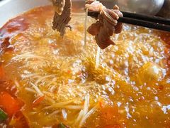 -黄利砖万峰林布依特色酸笋牛肉馆