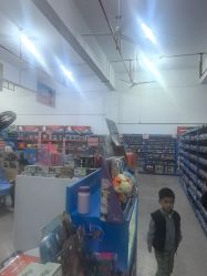 -逝水玩具折扣店