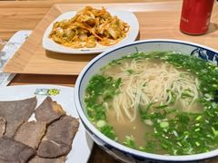 招牌骨汤牛肉面-西部马华清真兰州牛肉面·烧烤夜市(三里河店)